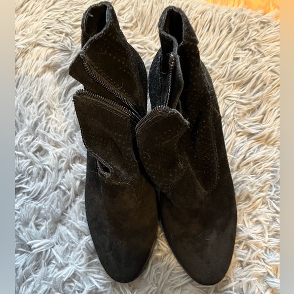 Jessica Simpson size 8.5 cutout booties - Picture 4 of 5